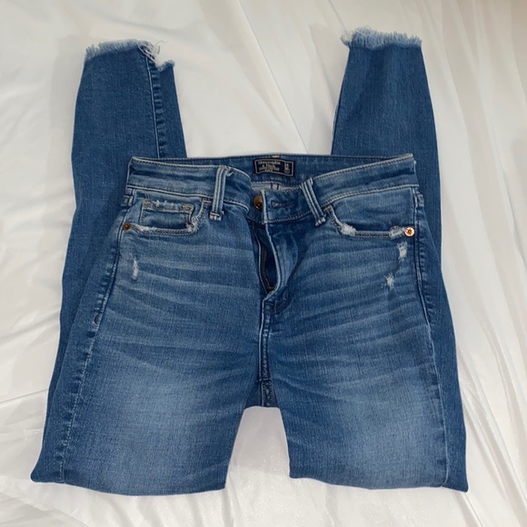 ripped Abercrombie and Fitch jeans - Picture 1 of 4